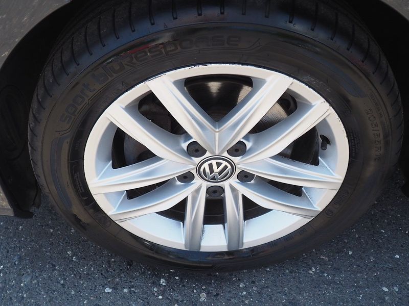Volkswagen Golf Variant (2017) 1.4 TGI 81 kW, CNG - fotka 8 z 36