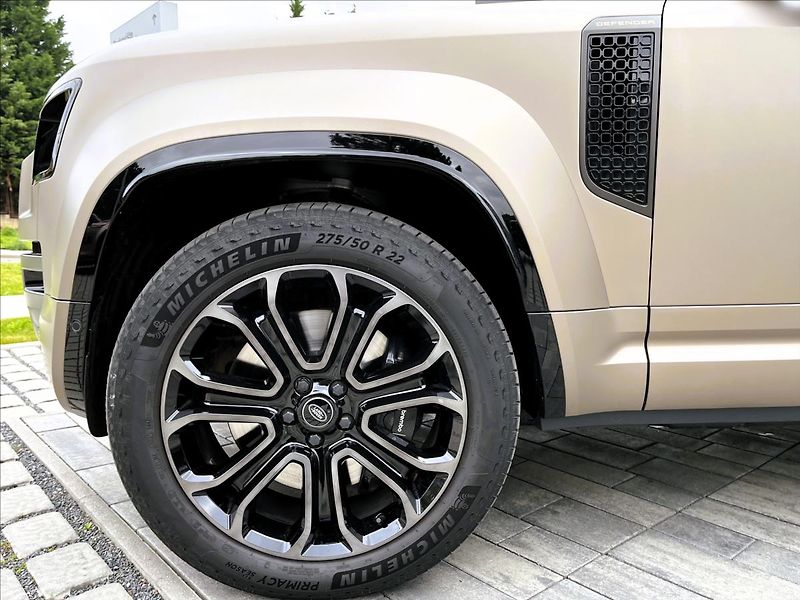 Land Rover Defender (2026) 110 V8 P540 OCTA SATIN* - fotka 3 z 48