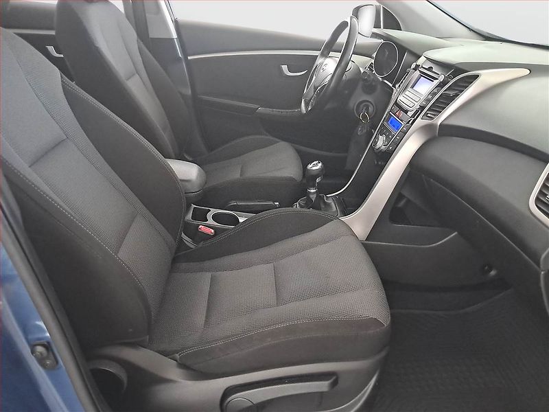 Hyundai i30 (2016) 1.6 CRDi, Serv.kniha, Navi - fotka 9 z 15