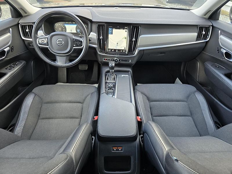 Volvo V90 D4 2,0 140kW 4x4 DPH MOMENTUM - fotka 7 z 45