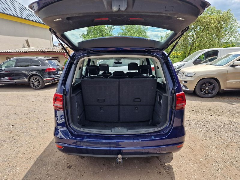 Volkswagen Sharan 2,0TDI 7MÍST KAMERA TAŽNÉ  - fotka 9 z 17