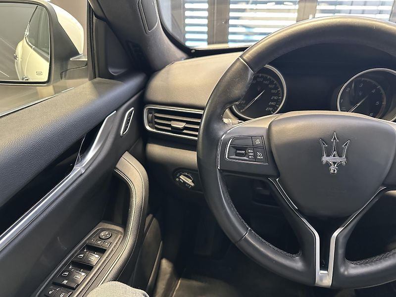 Maserati Levante (2018) Diesel 275HP - fotka 14 z 18