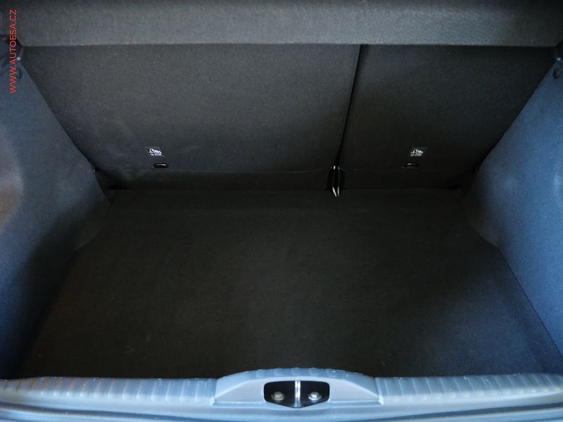 Citroën C3 (2022) 1.2PT, 2.maj,ČR, LED, park - fotka 7 z 20