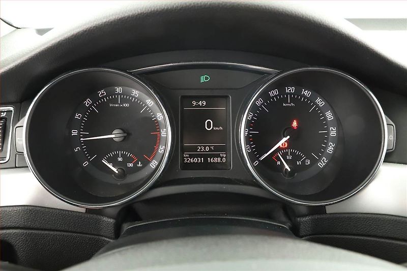 Škoda Superb (2010) 2.0 TDI, 4X4, nová STK - fotka 8 z 13