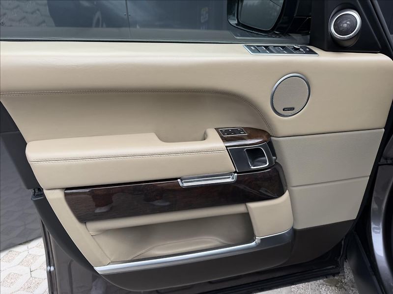 Land Rover Range Rover 5,0 S/C V8 Autobiography DPH - fotka 35 z 44