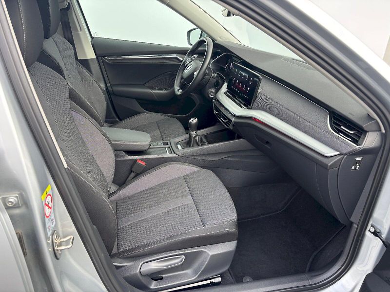 Škoda Octavia (2023) Combi 1.5 TSI 110kW Style - fotka 31 z 35