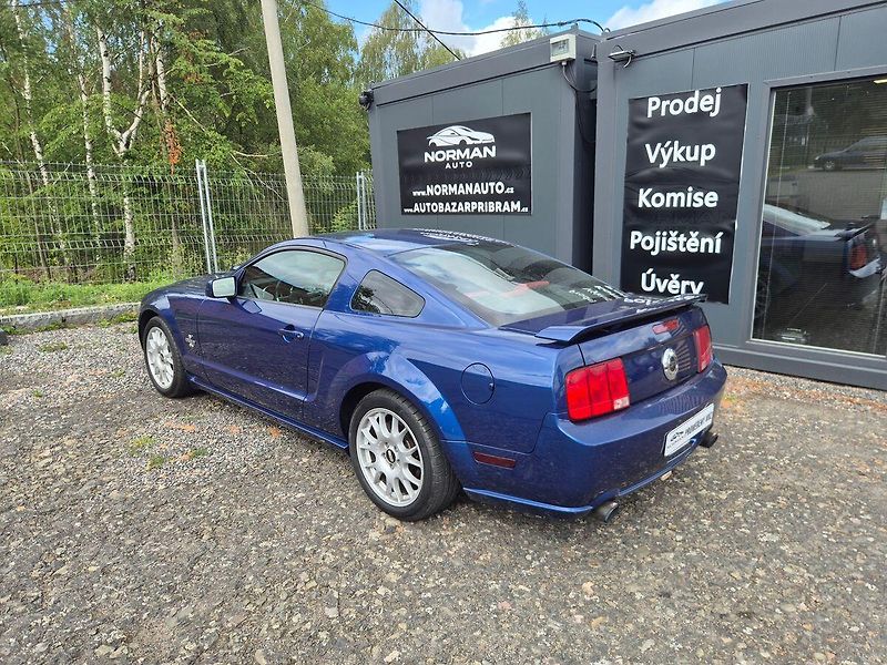 Ford Mustang GT 4.6 V8 - fotka 4 z 24