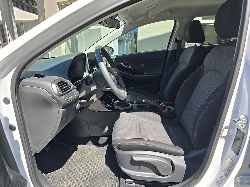 Hyundai i30 1.0 T-GDi Comfort, serv.kn.,CZ - fotka 9 z 26