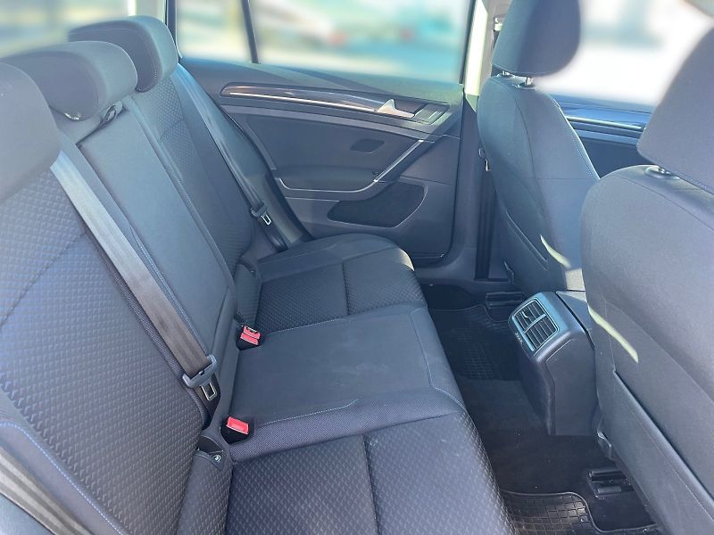 Volkswagen Golf (2020) VARIANT CL 1,0 TSI BMT OPF 6G - fotka 25 z 32