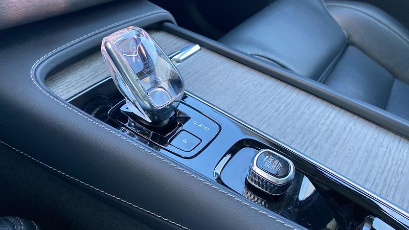 Volvo XC90 PLUS BRIGHT CHROME, B5 AWD, 17 - fotka 31 z 45