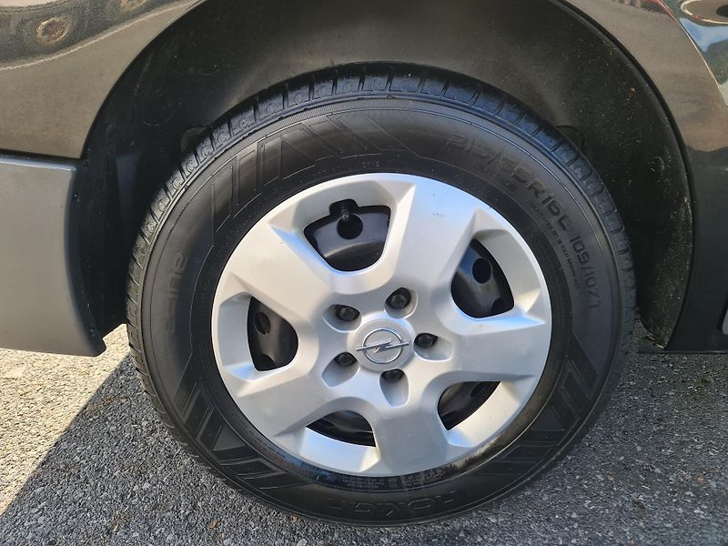 Opel Vivaro (2012) LONG 2.0 CDTi KLIMA 9-MÍST SER - fotka 39 z 42