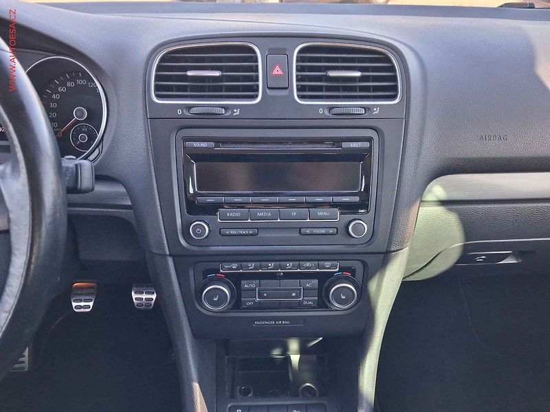 Volkswagen Golf (2011) 1.4 TSi, Style, +kola - fotka 12 z 17