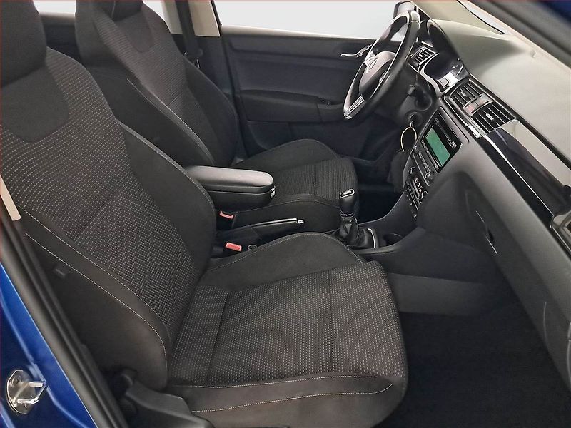 Škoda Rapid (2015) Spaceback 1.2 TSI, Tempomat - fotka 9 z 19