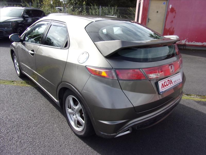 Honda Civic 1,3 i-DSI Comfort - fotka 5 z 24