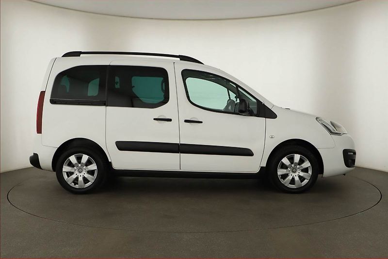 Citroën Berlingo (2016) XTR 1.6 HDi, 7Míst, ČR, 1Maj - fotka 6 z 14