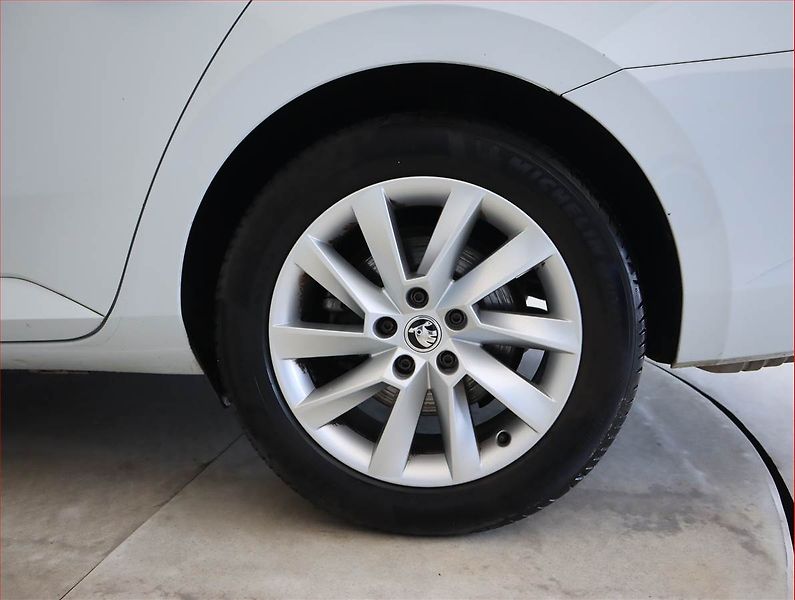 Škoda Superb (2018) 2.0 TDI, 4X4, Automat - fotka 15 z 23