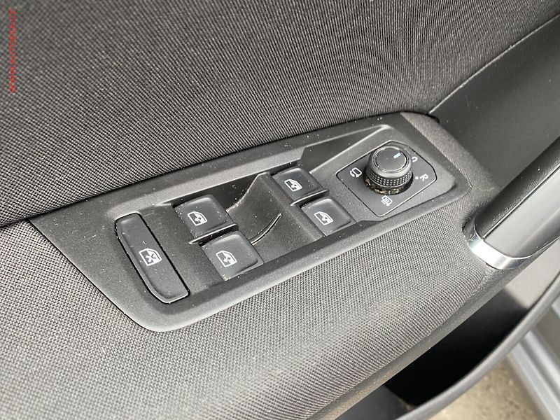 Volkswagen Touran (2018) 1.6TDi, Join, DSG, LED, navi - fotka 13 z 18