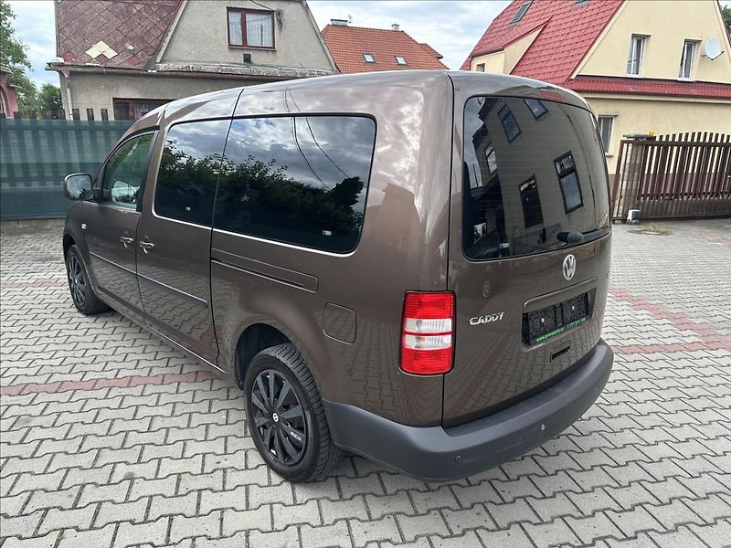Volkswagen Caddy 1,6 TDI MAXI 7.MÍST REZERVACE - fotka 7 z 21