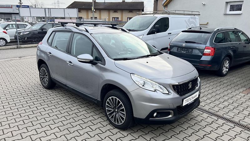 Peugeot 2008 1.2 PURE TECH - fotka 3 z 15