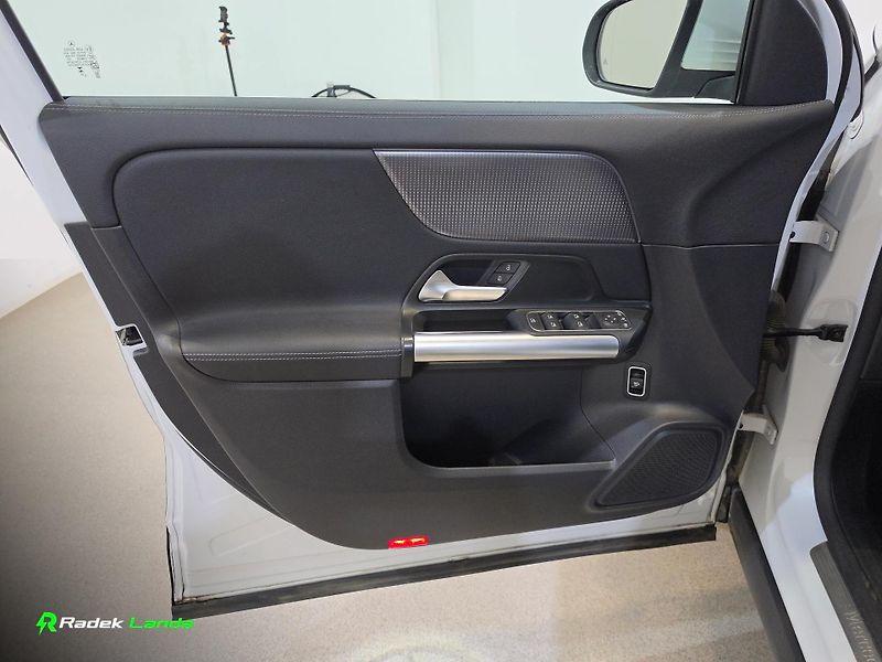 Mercedes-Benz EQA (2023) 250+ 73,9 kWh, LED - fotka 7 z 16