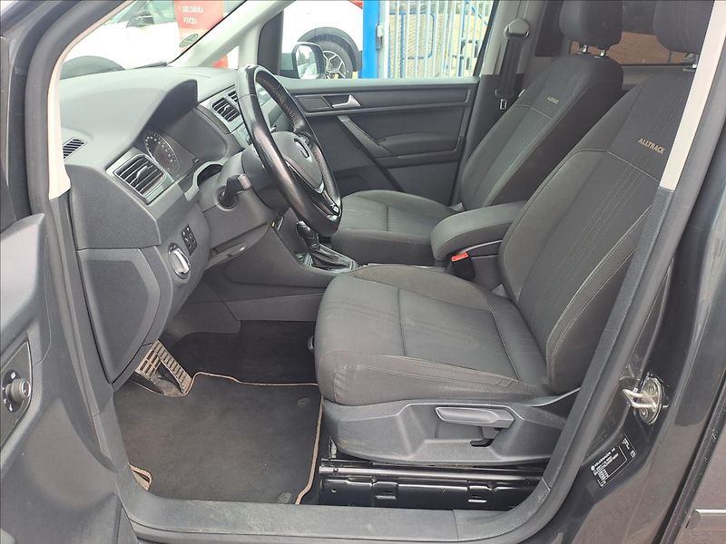 Volkswagen Caddy 2,0 TDI DSG 4MOTION - fotka 5 z 16