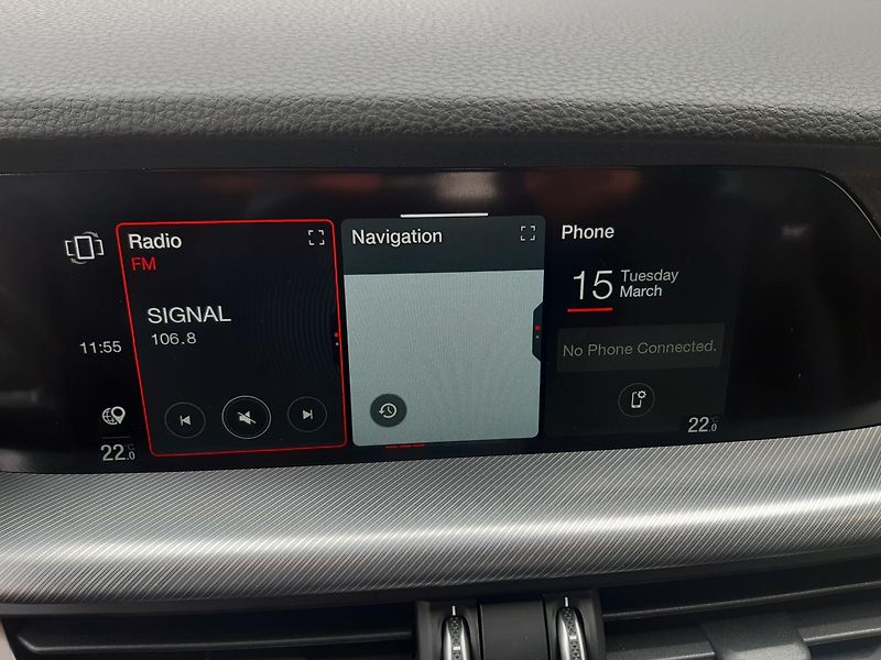 Alfa Romeo Stelvio (2025) Veloce 4x4 2,2 MTJ  210PS - fotka 30 z 34