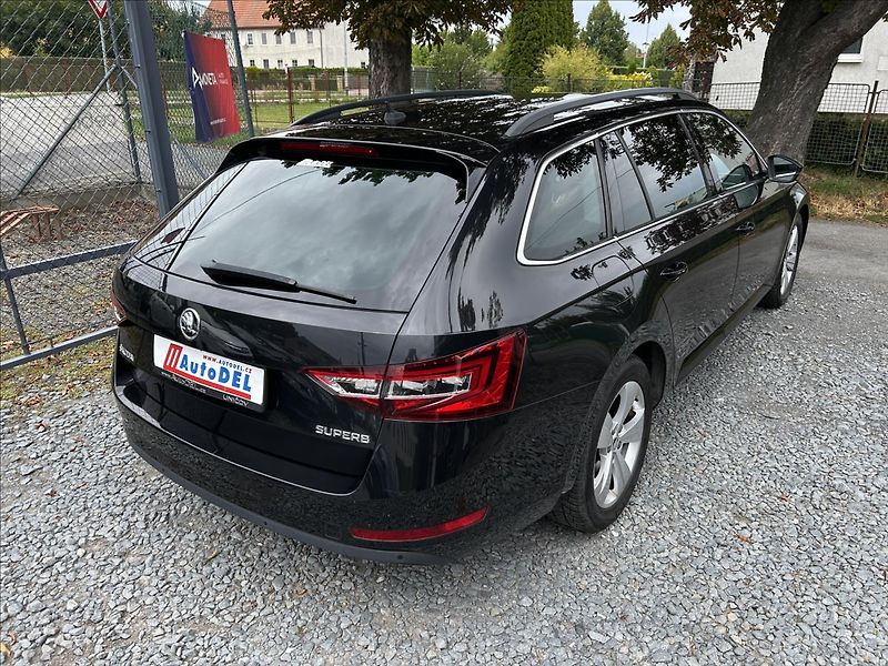 Škoda Superb 2,0 TDi DSG  BIXEN NAVI 1xMaji - fotka 7 z 50