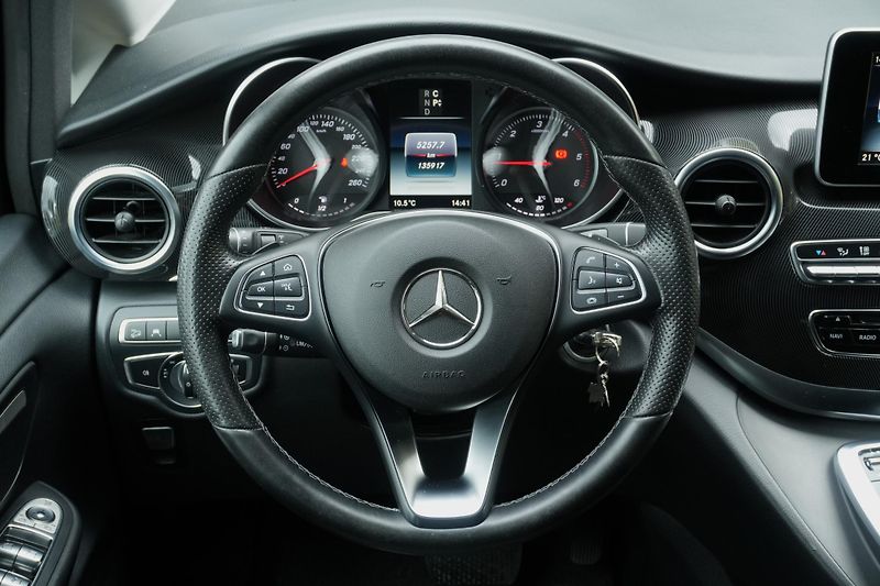 Mercedes-Benz Třídy V V250d 4Matic, 7míst, Webasto - fotka 12 z 33