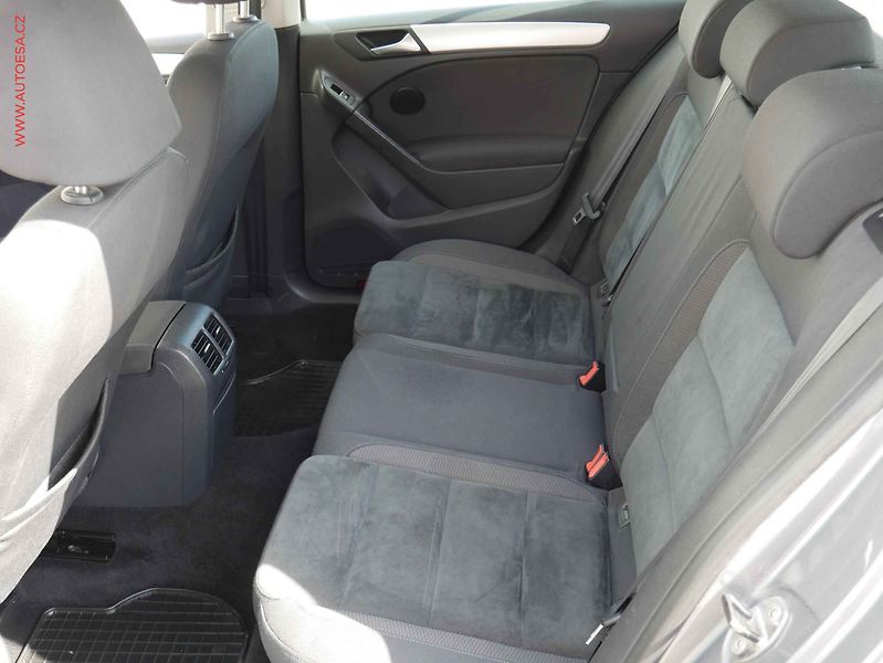 Volkswagen Golf (2009) 2.0TDi, AAC, tempo - fotka 10 z 19