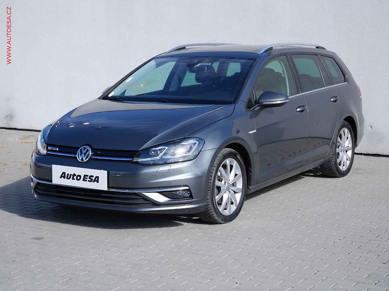 Volkswagen Golf (2020) 1.5 TSi, Highline, LED, panor - fotka 3 z 20