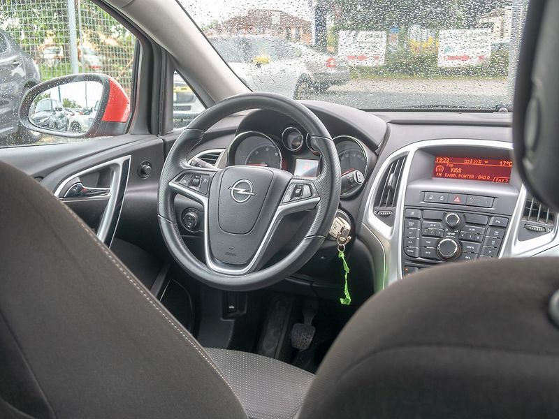 Opel Astra (2010) 1.7D 81KW – 2x KOLA - fotka 13 z 44