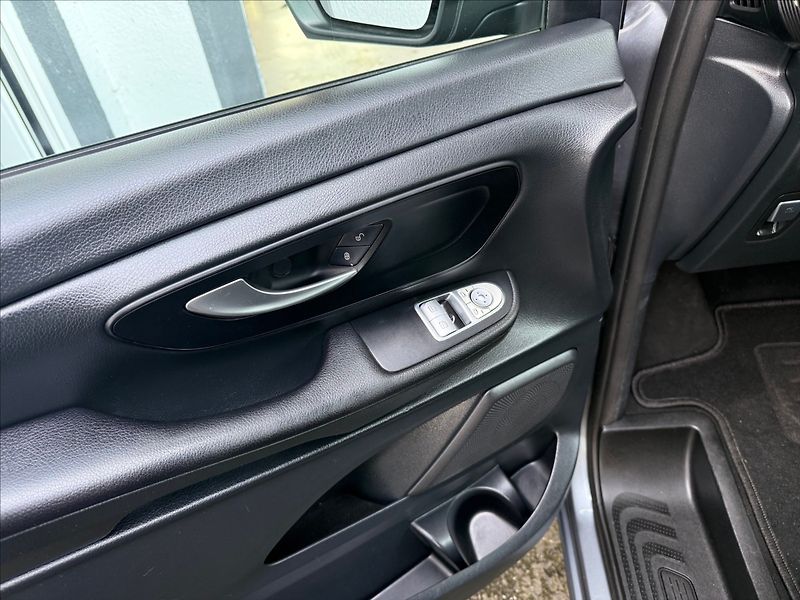 Mercedes-Benz Třídy V 2,2 V220d 8míst,LED,po servisu - fotka 20 z 30