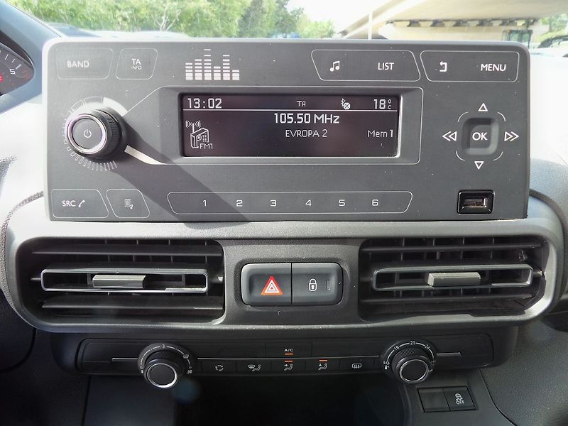 Peugeot Rifter 1.5 BlueHDI Active ČR 5míst - fotka 8 z 29