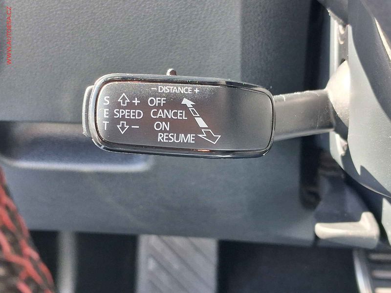 Škoda Octavia (2018) 2.0TDi, RS, DSG, LED - fotka 13 z 18