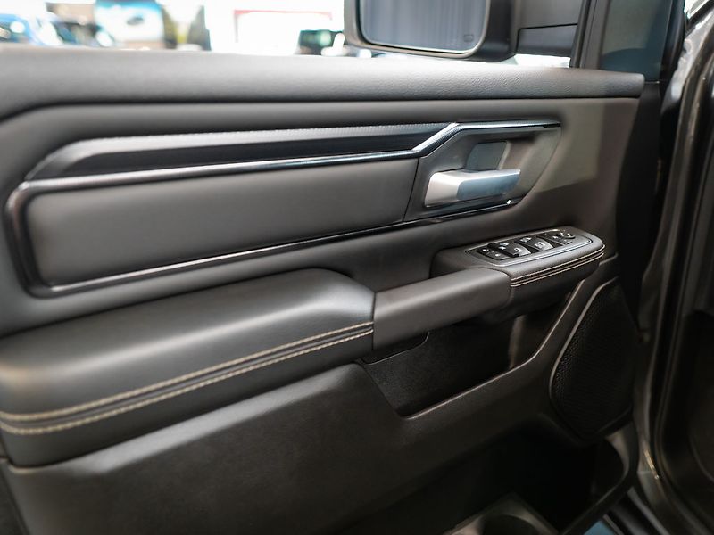 Dodge RAM (2024) 5.7 eTorque Sport 6 Lift - fotka 19 z 34