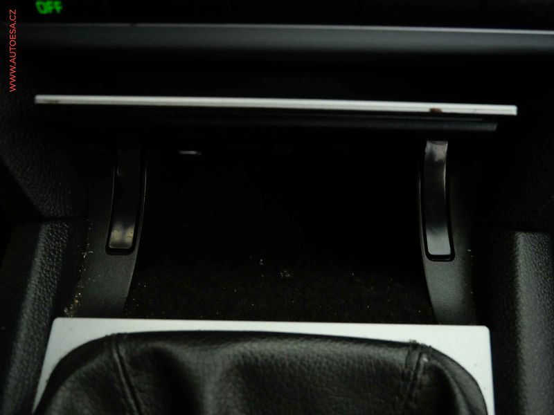 Škoda Octavia (2009) 1.9TDi, ČR, AC - fotka 18 z 20