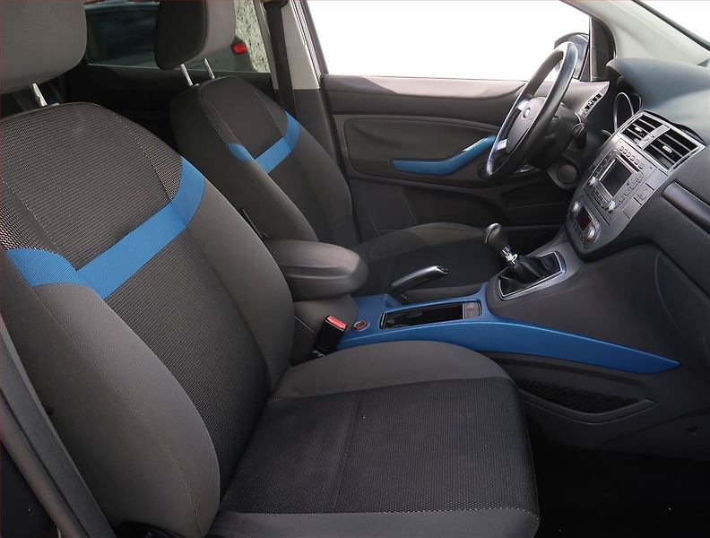 Ford Kuga (2009) Trend 2.0 TDCi, 4X4, Navi - fotka 9 z 18