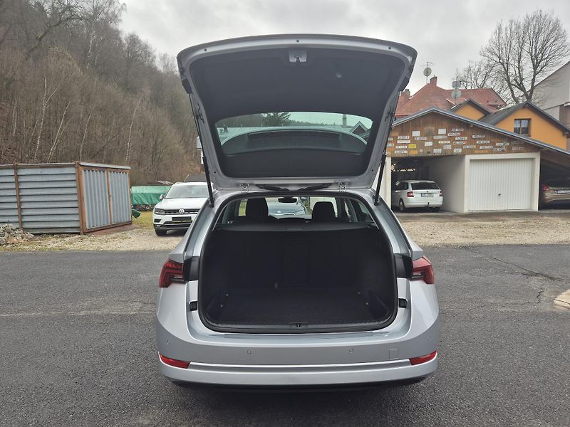 Škoda Octavia ZAMLUVENO ! 2,0TDi 85kw 17ALU - fotka 14 z 46