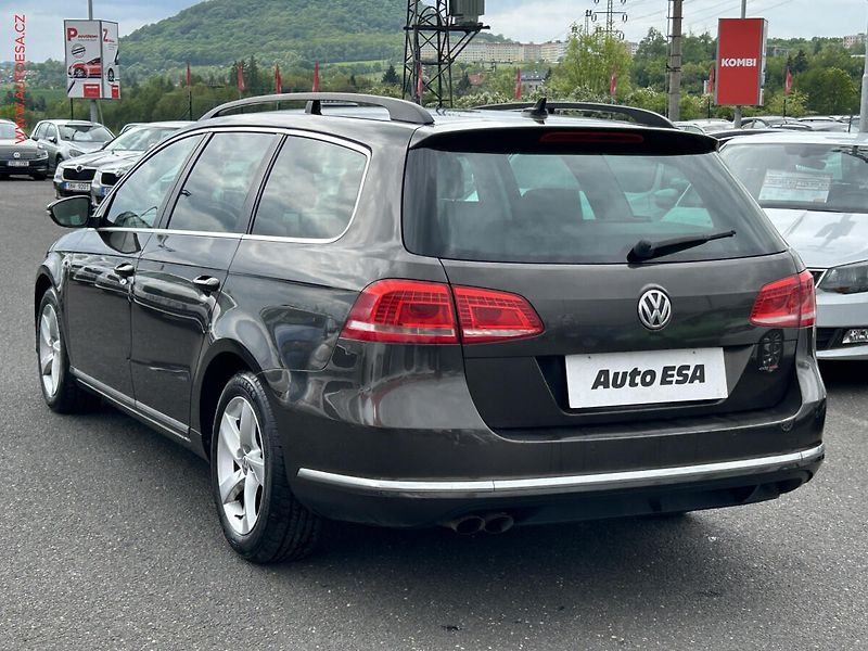Volkswagen Passat (2013) 2.0TDi, DSG - fotka 6 z 17