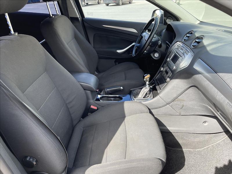 Ford Mondeo 2,0TDCi*103 kW*pravidelný serv - fotka 23 z 36