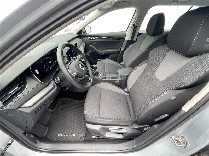 Škoda Octavia 2,0 TDI Combi Ambition Plus - fotka 4 z 23