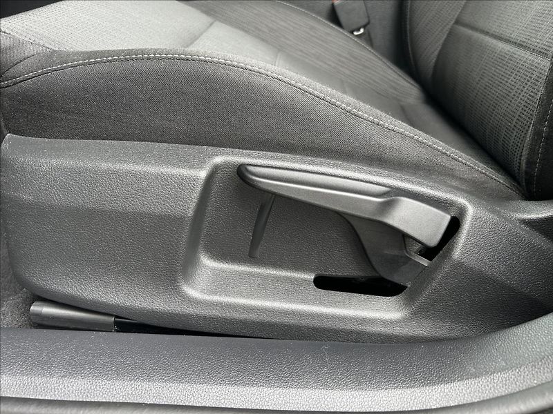 Škoda Superb 2,0 TDi DSG  BIXEN NAVI 1xMaji - fotka 13 z 50