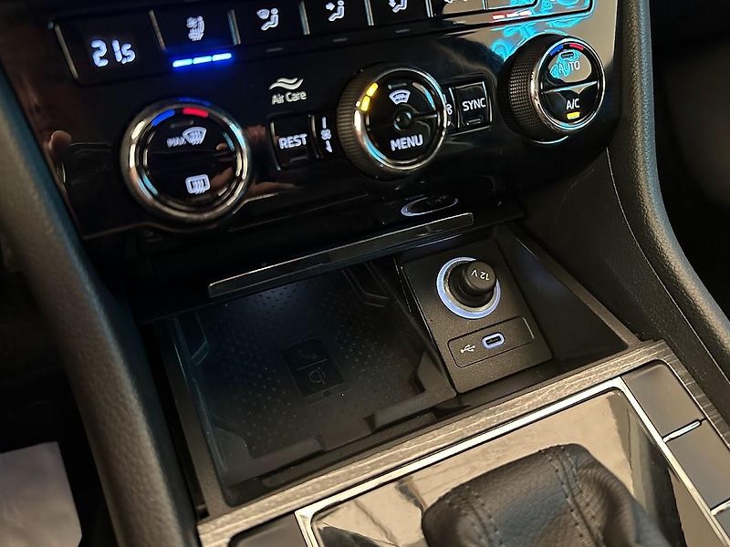 Škoda Superb (2020) Combi Premium 4x4 2.0 TDI 147 - fotka 30 z 32