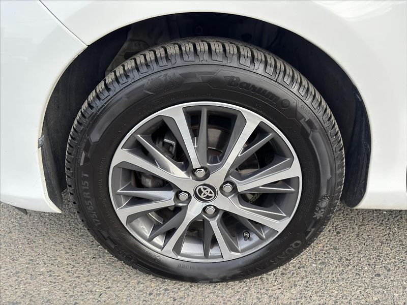 Toyota Yaris 1,5 VVT-i Active KAMERA - fotka 32 z 34