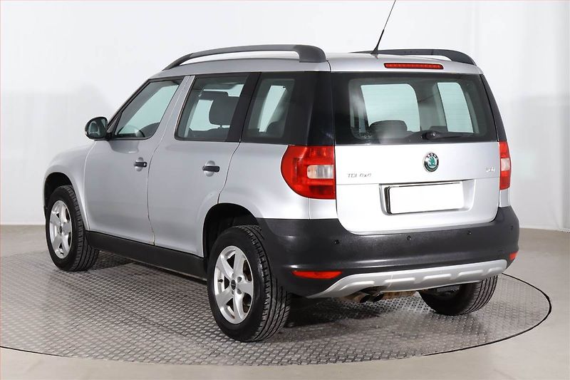 Škoda Yeti (2010) 2.0 TDI, 4X4, Park. senzory - fotka 4 z 18
