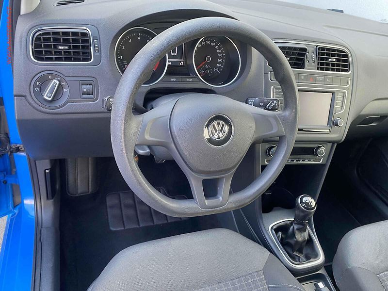 Volkswagen Polo (2014) 1.2 TSi, AC, kamera - fotka 12 z 18
