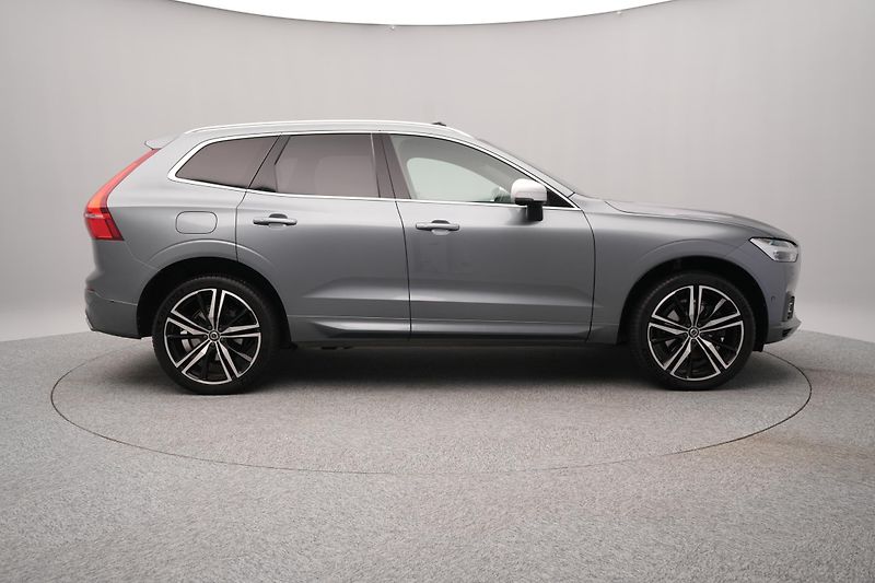 Volvo XC60 T8 AWD RECHARGE R-DESIGN AUT - fotka 11 z 51