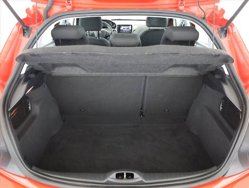 Peugeot 208 (2016) 1.2 PureTech, ČR,1.maj - fotka 15 z 15