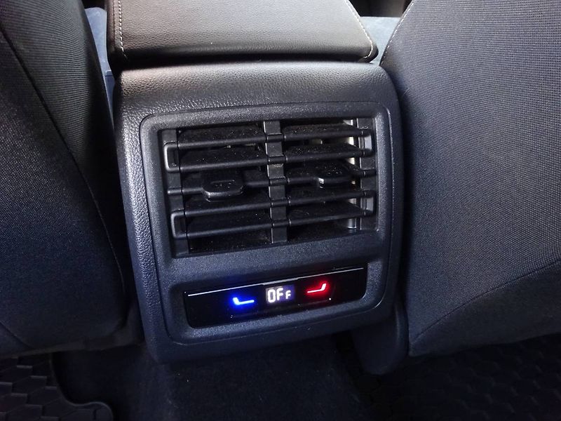 Volkswagen Golf (2023) 1,5TSi/ 96kW Life - fotka 22 z 29