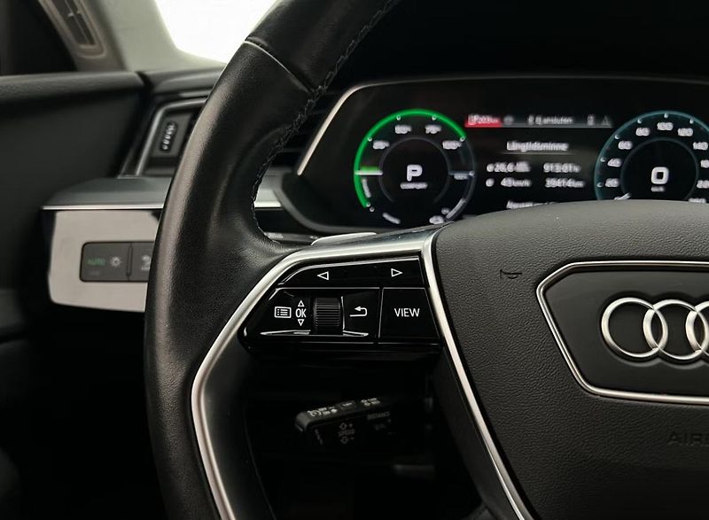Audi Q8 e-tron 55 Q Kamera Tažné LED Vzduch  - fotka 14 z 28